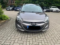Grau Gebraucht 2015 Hyundai i30 Trend Kombi | 4.200 € (Superpreis)
