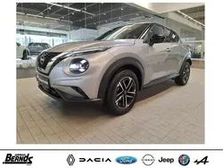 Silver metallic/dach in black Gebraucht 2024 Nissan Juke N-Connecta SUV | 22.880 € (Fairer Preis)