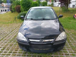 Schwarz Gebraucht 2006 Opel Corsa Kombi | 1.450 € (Teuer)