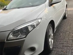 Weiß Gebraucht 2011 Renault Mégane Coupé Coupé | 5.750 € (Etwas zu teuer)
