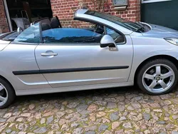 Silber Gebraucht 2007 Peugeot 207 CC Cabrio | 3.200 €