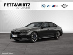 Sophistograu brillanteffekt metallic Gebraucht 2024 BMW 550e M Sport Limousine | 72.799 € (Superpreis)