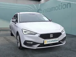 Weiß Gebraucht 2024 Seat Leon FR Van / Kleinbus | 25.940 € (Fairer Preis)