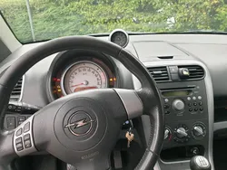 Silber Gebraucht 2009 Opel Agila Kleinwagen | 2.199 €