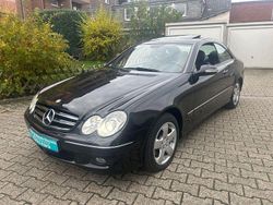 Obsidianschwarz metalliclack Gebraucht 2008 Mercedes CLK200 Coupé | 7.950 € (Fairer Preis)