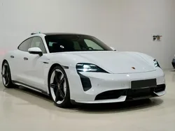 Weiß Gebraucht 2020 Porsche Taycan Turbo Sport Limousine | 81.900 € (Fairer Preis)