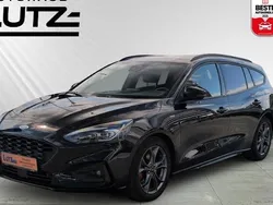 Obsidianschwarz metallic Gebraucht 2021 Ford Focus ST-Line Kombi | 20.930 € (Etwas zu teuer)