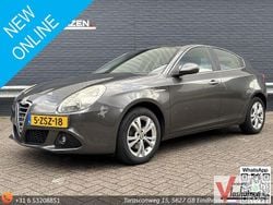 Grau Gebraucht 2011 Alfa Romeo Giulietta Distinctive Limousine | 2.999 € (Guter Preis)