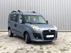 Blau Gebraucht 2011 Fiat Doblò Van / Kleinbus | 5.500 € (Etwas zu teuer)