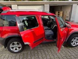Rot Gebraucht 2010 Skoda Yeti Active SUV | 5.999 € (Superpreis)