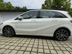 Weiß Gebraucht 2016 Mercedes B200 Urban Van / Kleinbus | 13.900 € (Superpreis)