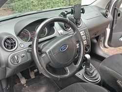 Silber Gebraucht 2004 Ford Fiesta Kleinwagen | 1.350 € (Guter Preis)