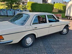 Gelb Gebraucht 1976 Mercedes 280 Limousine | 6.000 €