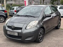 Grau Gebraucht 2009 Toyota Yaris Cool Limousine | 4.490 € (Fairer Preis)