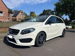 Weiß Gebraucht 2015 Mercedes B200 AMG line Van / Kleinbus | 14.600 € (Teuer)