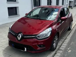 Rot Gebraucht 2018 Renault Clio IV Limousine | 9.000 € (Fairer Preis)