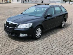 Schwarz Gebraucht 2012 Skoda Octavia Kombi | 6.500 € (Fairer Preis)