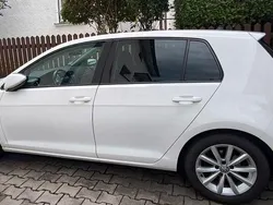 Weiß Gebraucht 2015 VW Golf VII LOUNGE Limousine | 9.900 € (Guter Preis)