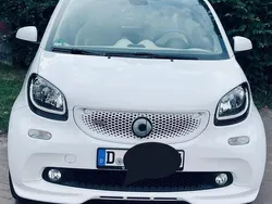 Weiß Gebraucht 2017 Smart ForTwo Coupé Brabus Coupé | 19.900 € (Fairer Preis)