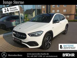 Weiß Gebraucht 2021 Mercedes GLA250 Progressive SUV | 33.950 € (Fairer Preis)