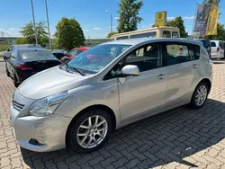Silber Gebraucht 2009 Toyota Verso Van / Kleinbus | 5.900 € (Superpreis)