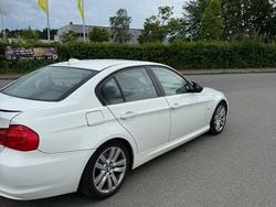 Weiß Gebraucht 2010 BMW 323 Performance Limousine | 5.000 €