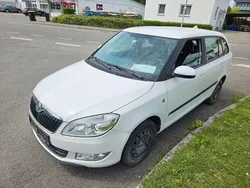 Weiß Gebraucht 2012 Skoda Fabia Kombi | 1.499 € (Guter Preis)