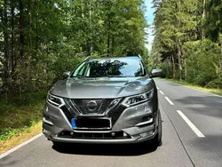 Grau Gebraucht 2017 Nissan Qashqai N-Vision SUV | 15.500 € (Fairer Preis)