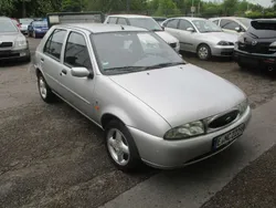 Silber Gebraucht 1997 Ford Fiesta Ghia Kleinwagen | 950 € (Guter Preis)