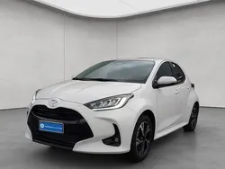 Weiß Gebraucht 2025 Toyota Yaris Hybrid Limousine | 23.890 € (Fairer Preis)