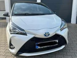Weiß Gebraucht 2017 Toyota Yaris Hybrid Style Kleinwagen | 9.890 € (Superpreis)