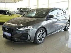 Magnetic grau Neu 2025 Ford Focus ST-Line X Limousine | 25.920 € (Superpreis)