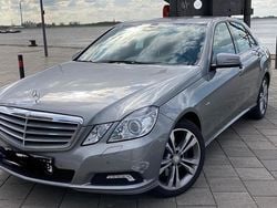 Grau Gebraucht 2010 Mercedes E350 Elegance Limousine | 17.000 €