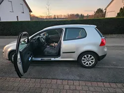 Grau Gebraucht 2004 VW Golf V Limousine | 3.399 € (Fairer Preis)