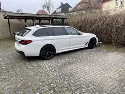 Weiß Gebraucht 2021 BMW 530 Efficient Dynamics Kombi | 47.000 €
