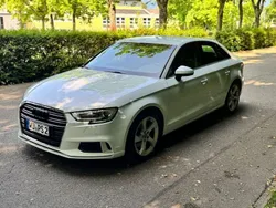 Weiß Gebraucht 2019 Audi A3 Sport Limousine | 20.499 € (Fairer Preis)