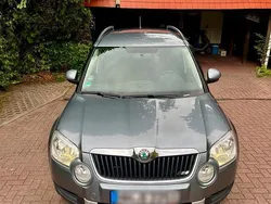 Grau Gebraucht 2012 Skoda Yeti SUV | 5.000 € (Fairer Preis)