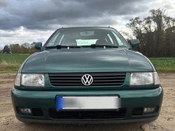 Grün Gebraucht 2001 VW Polo Kombi | 1.500 €