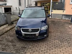 Blau Gebraucht 2010 VW Touran Van / Kleinbus | 6.200 € (Guter Preis)