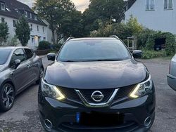 Schwarz Gebraucht 2016 Nissan Qashqai SUV | 13.300 € (Fairer Preis)