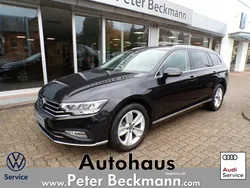 Deep black perleffekt (schwarz) Gebraucht 2024 VW Passat Elegance Kombi | 32.990 € (Teuer)