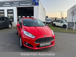 Rot Gebraucht 2016 Ford Fiesta Titanium Kleinwagen | 10.490 € (Etwas zu teuer)