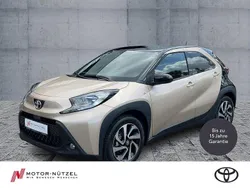 Ginger beige (4u9)/ black mica Neu 2025 Toyota Aygo Kleinwagen | 21.150 €
