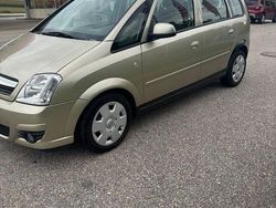 Silber Gebraucht 2008 Opel Meriva Edition Van / Kleinbus | 2.000 € (Guter Preis)