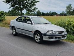 Silber Gebraucht 1999 Toyota Avensis Limousine | 2.600 € (Guter Preis)