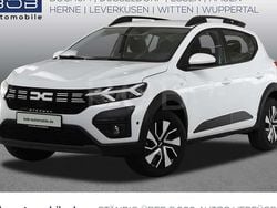 Weiß Gebraucht 2025 Dacia Sandero Expression Limousine | 17.333 € (Guter Preis)