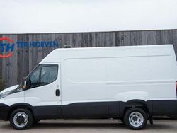 Weiss Gebraucht 2018 Iveco Daily Limousine | 14.500 € (Etwas zu teuer)