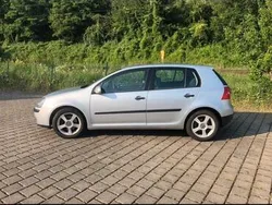 Silber Gebraucht 2003 VW Golf IV Kombi | 2.400 € (Teuer)