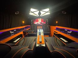 Silber Gebraucht 2018 Mercedes Vito Edition Van / Kleinbus | 61.499 €