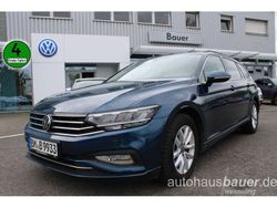 Aquamarinblau (metallic) Gebraucht 2020 VW Passat Business Kombi | 30.470 €